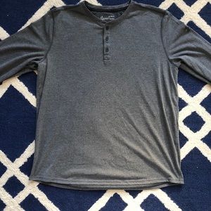 Men’s Under Armour Active Henley Size XL
